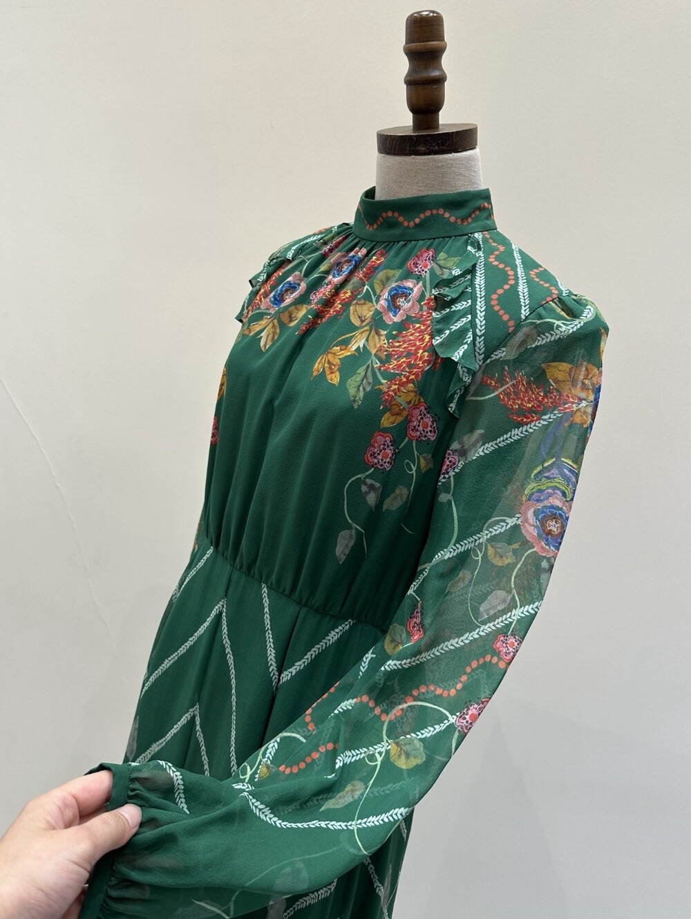 Saloni Jacqui B Dress in Emerald Barley Hotsell - Picture 6 of 11